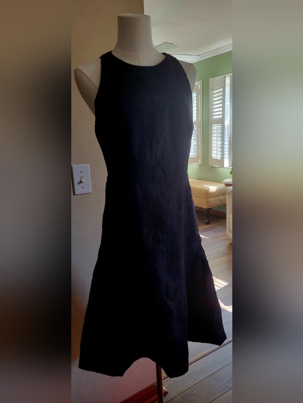 HALSTON DESIGNER Classic Black Women's Dress - Sleek A-Line Style